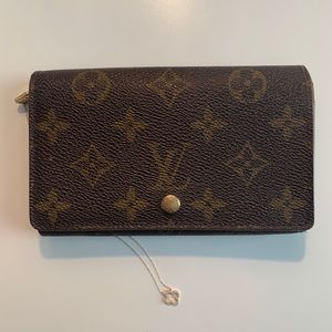 ♥️SOLD♥️Authentic Louis Vuitton Wallet